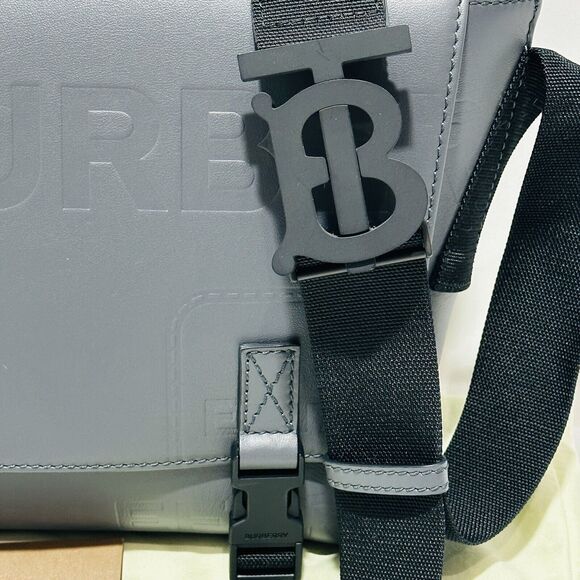 Burberry Leather Horseferry Debossed Logo Messenger Bag Small 8L NWT $1,550 - Picture 5 of 15